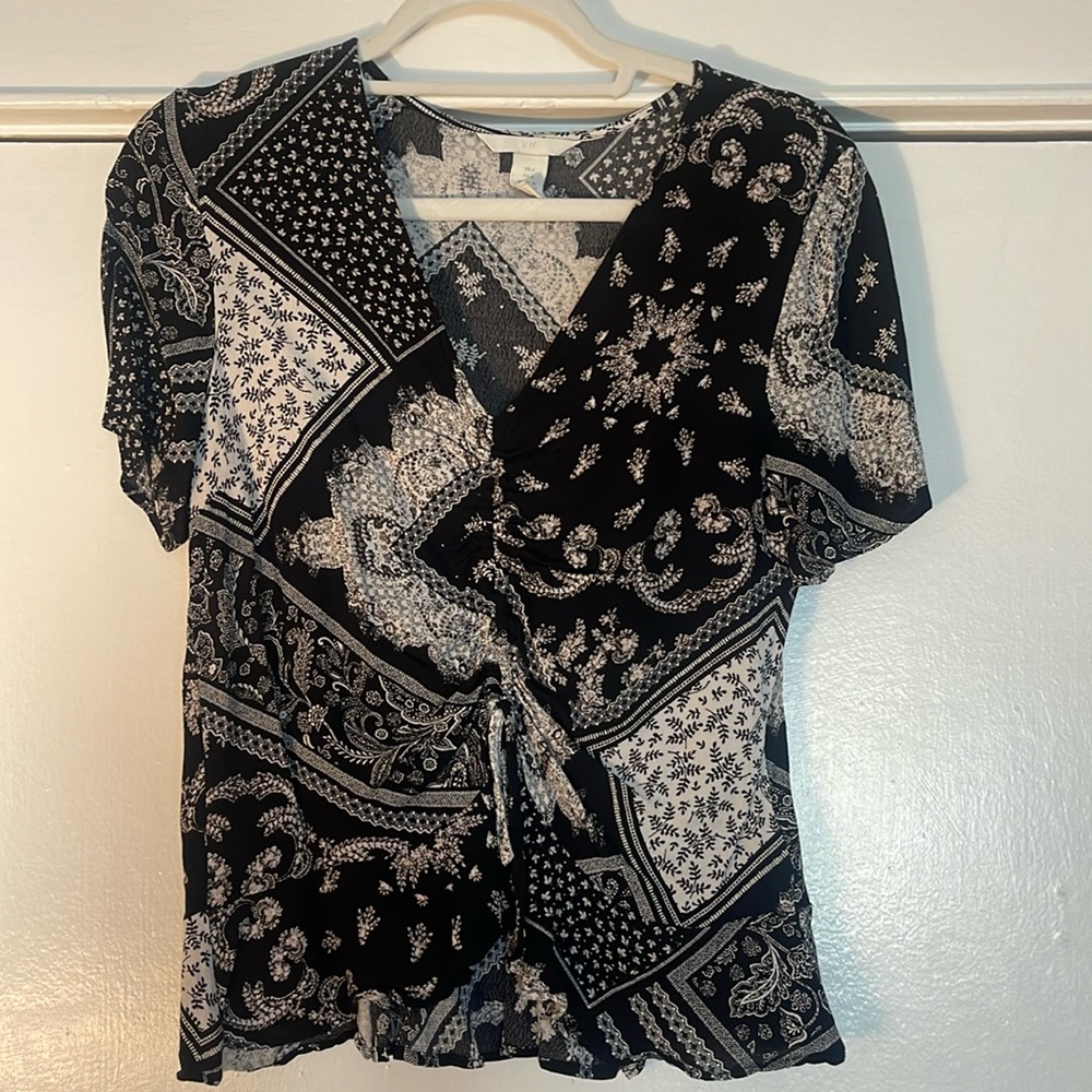 H & M Paisley Short Sleeve Top
